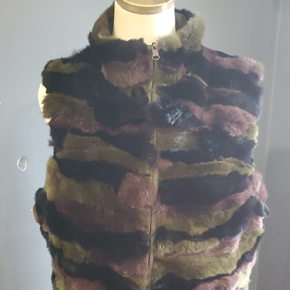 Metric Knits Reversable Camo    Vest - Picture 3 of 17